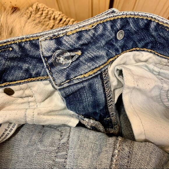 Silver Jeans TUESDAY Capris Womens Sz 28 Light Denim Cropped Embroidered Summer - Picture 10 of 10